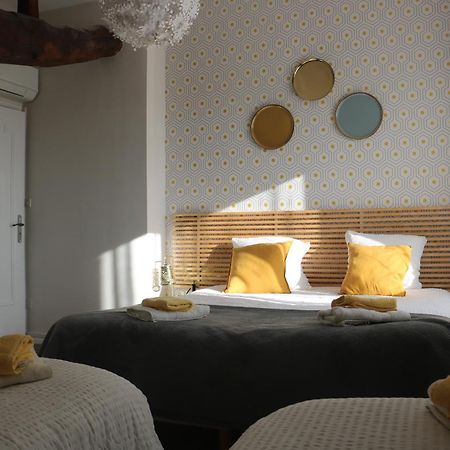 Hotel "Les Peyres" Lamothe-Landerron Esterno foto