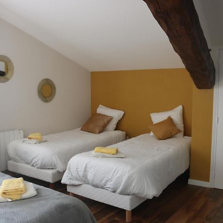 Hotel "Les Peyres" Lamothe-Landerron Esterno foto
