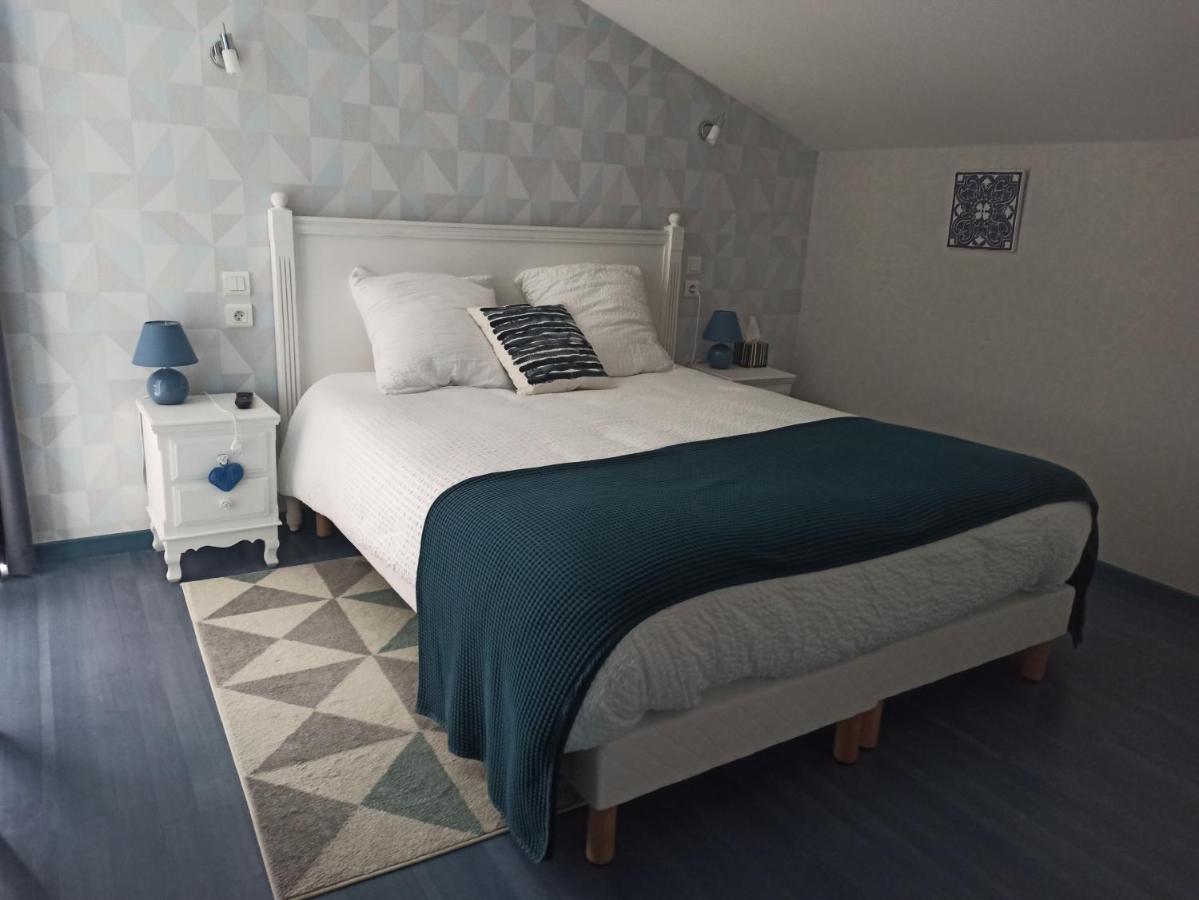Hotel "Les Peyres" Lamothe-Landerron Esterno foto