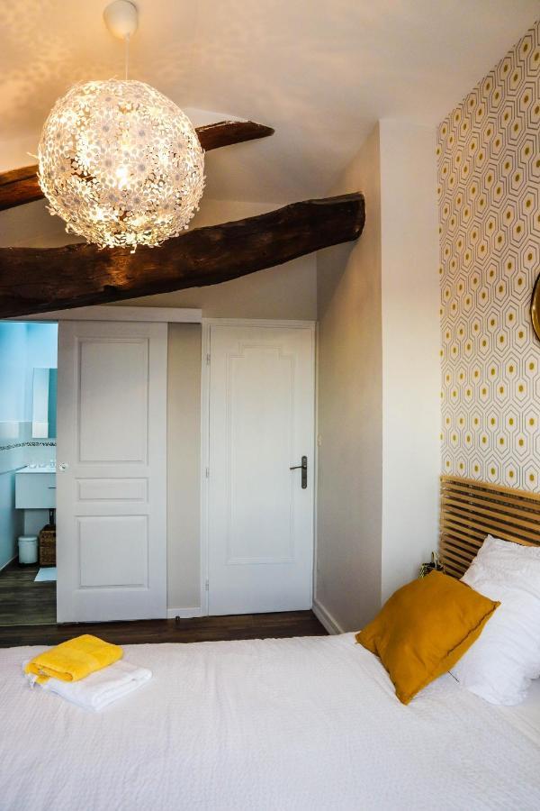 Hotel "Les Peyres" Lamothe-Landerron Esterno foto