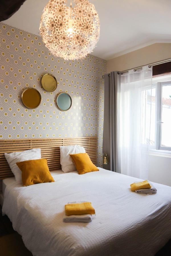 Hotel "Les Peyres" Lamothe-Landerron Esterno foto