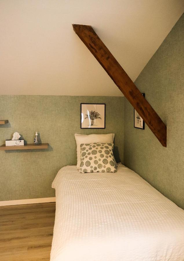 Hotel "Les Peyres" Lamothe-Landerron Esterno foto