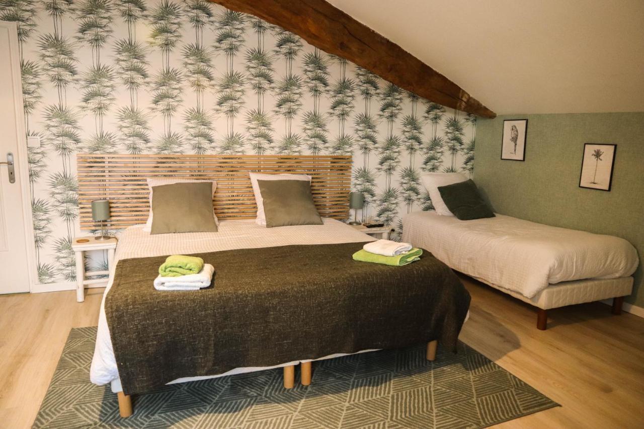 Hotel "Les Peyres" Lamothe-Landerron Esterno foto