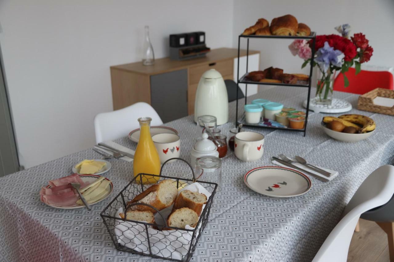 Hotel "Les Peyres" Lamothe-Landerron Esterno foto