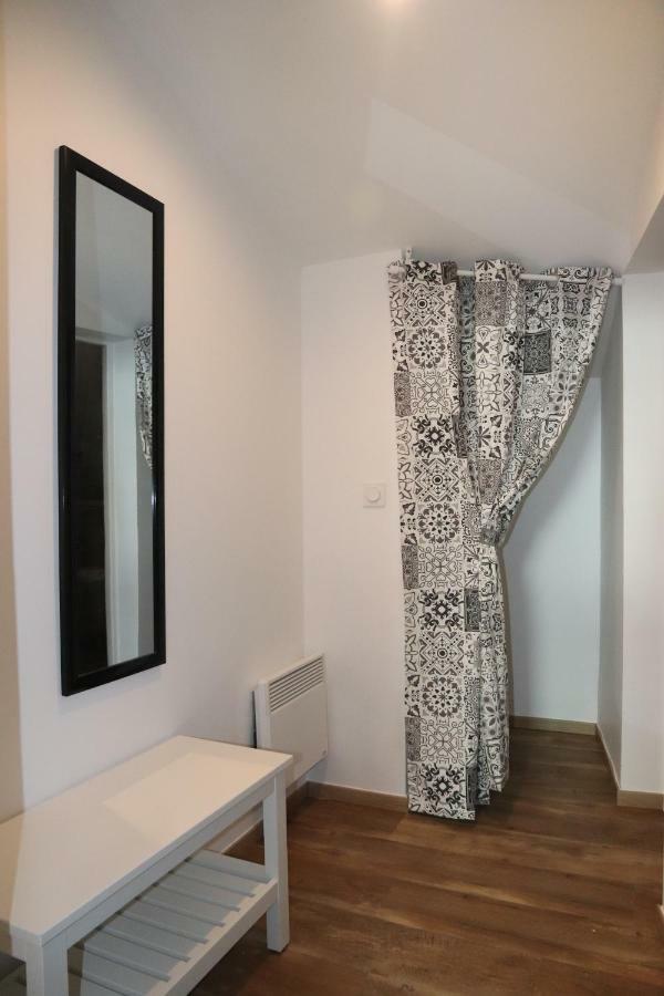 Hotel "Les Peyres" Lamothe-Landerron Esterno foto